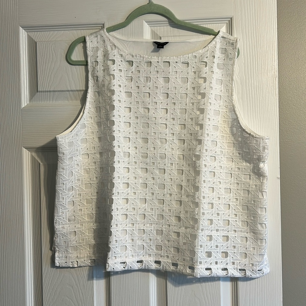 Eyelet Shell NWT